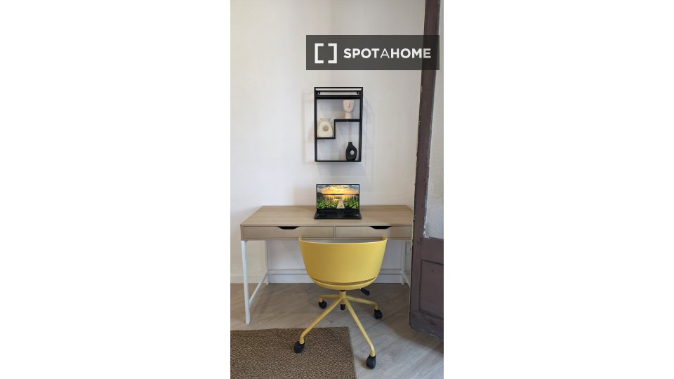 Double room Barcelona, 10 beds, 210m² — photo 1