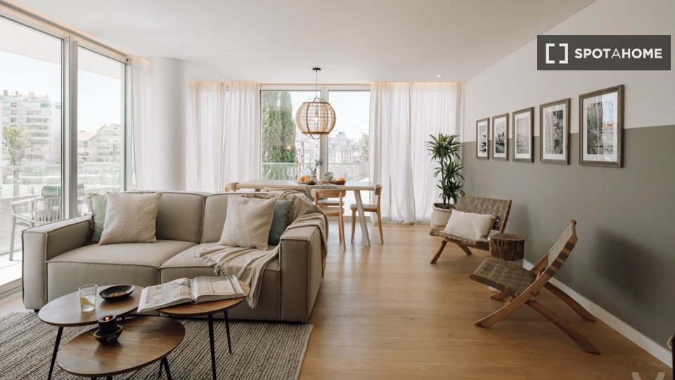 Apartment Lisbon, 2 beds, 97m² — photo 12