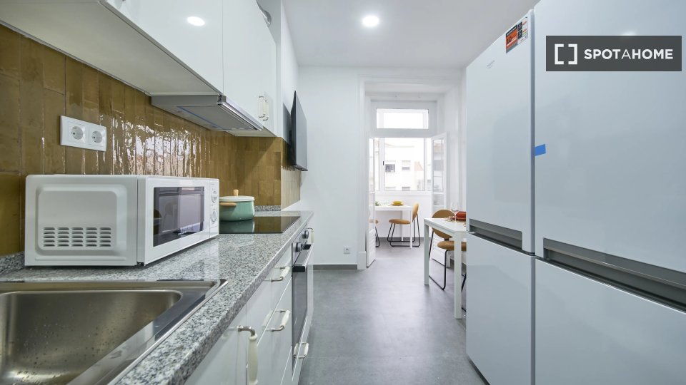 Double room Lisbon, 7 beds — photo 10