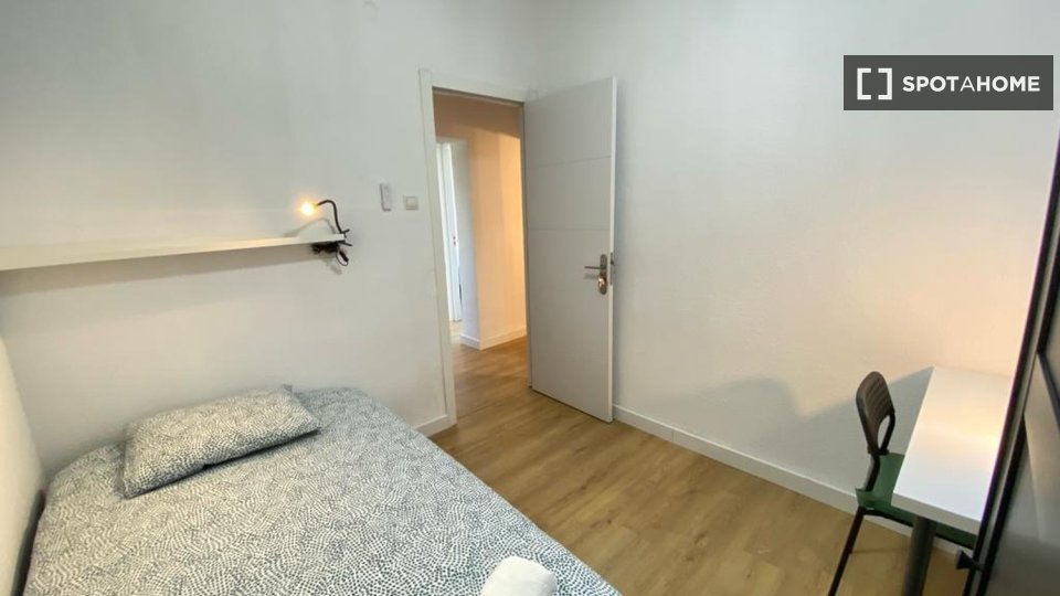 Double room Madrid, 4 beds — photo 7