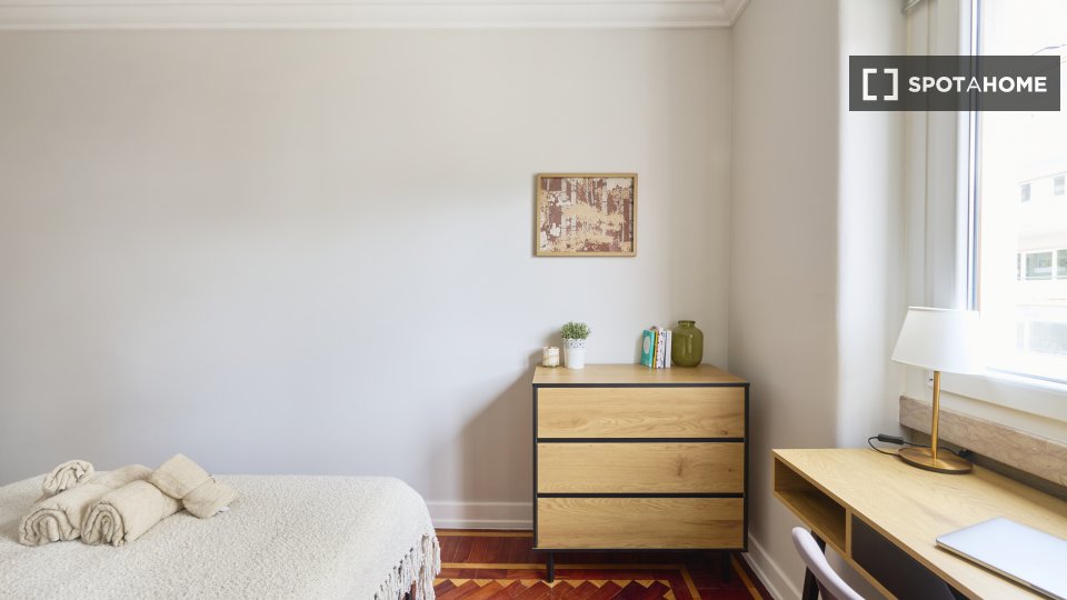 Double room Lisbon, 6 beds — photo 13