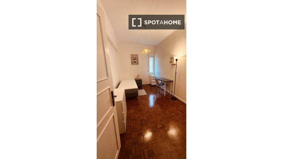 Double room Lisbon, 7 beds, 150m² — photo 4