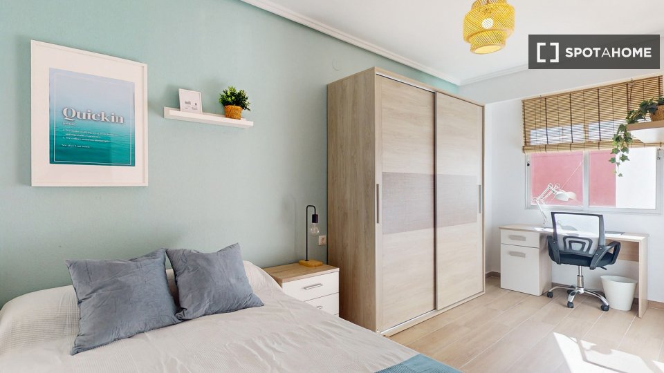 Double room Valencia, 5 beds — photo 14