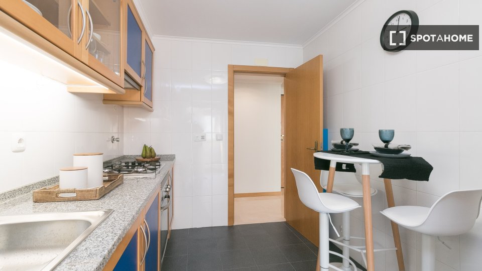 Apartment Lisbon, 2 beds, 100m² — photo 17