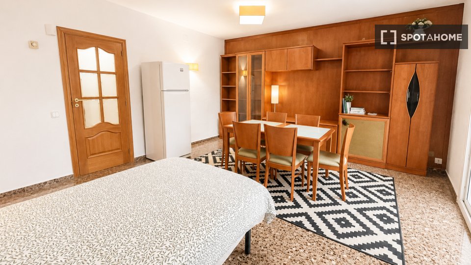 Double room Barcelona, 1 bed, 125m² — photo 3