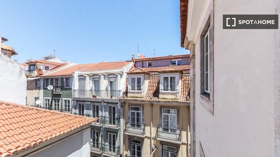 Apartment Lisbon, 2 beds — photo 16