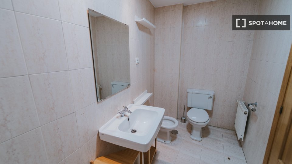 Double room Madrid, 4 beds — photo 8