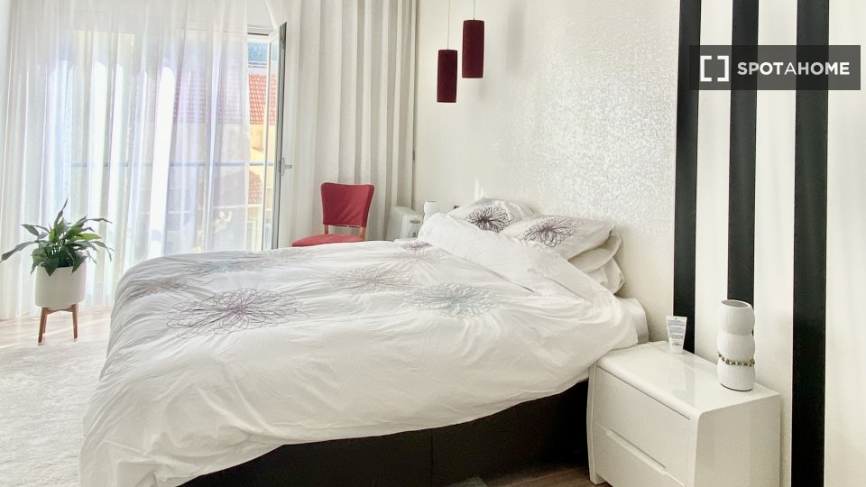 Apartment Lisbon, 2 beds, 120m² — photo 9