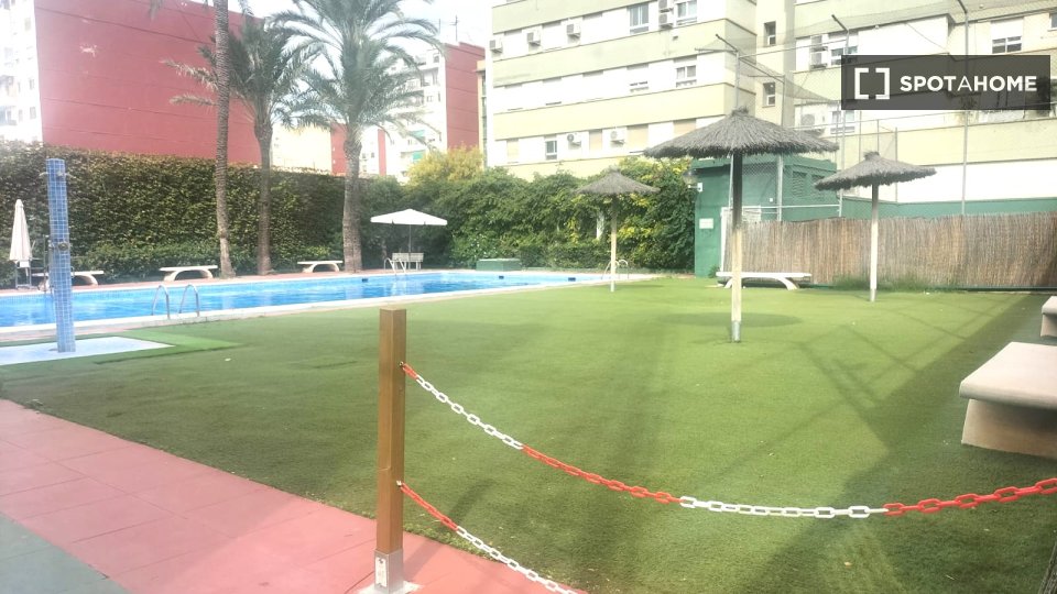 Double room Valencia, 4 beds, 120m² — photo 4