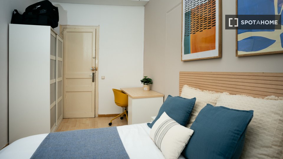Double room Barcelona, 5 beds, 160m² — photo 4