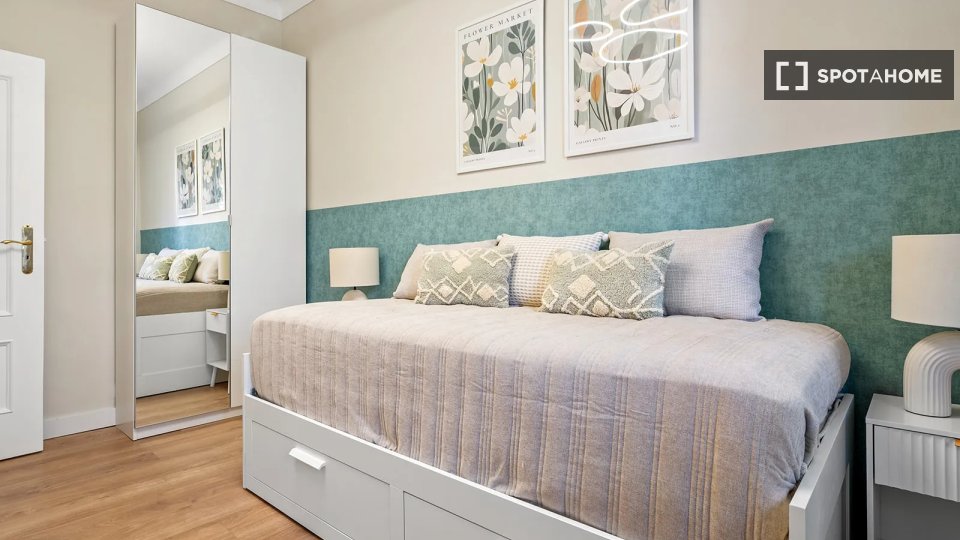 Double room Lisbon, 5 beds — photo 3