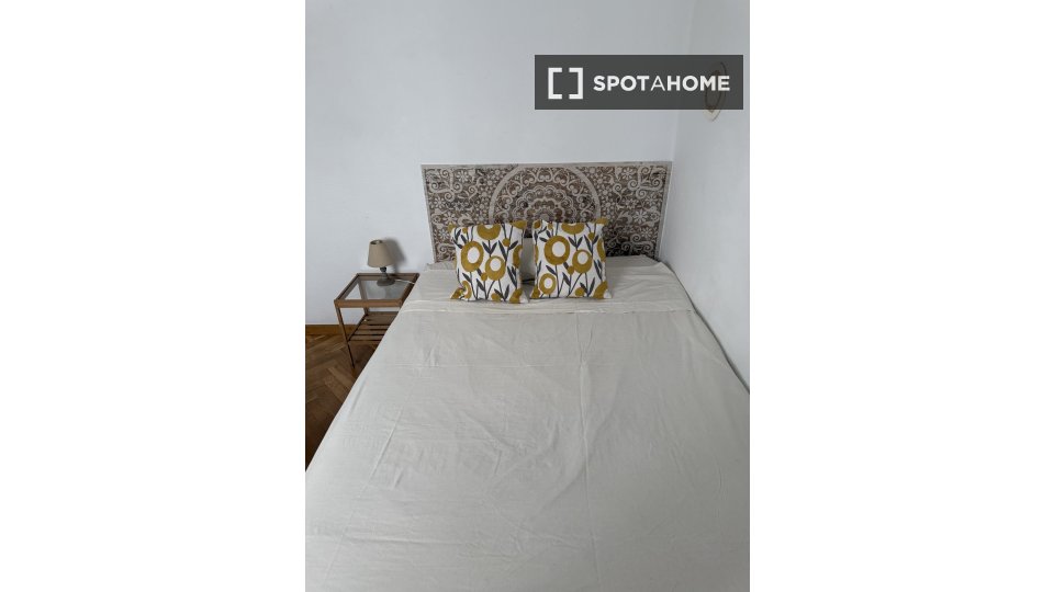 Double room Madrid, 2 beds, 75m² — photo 9