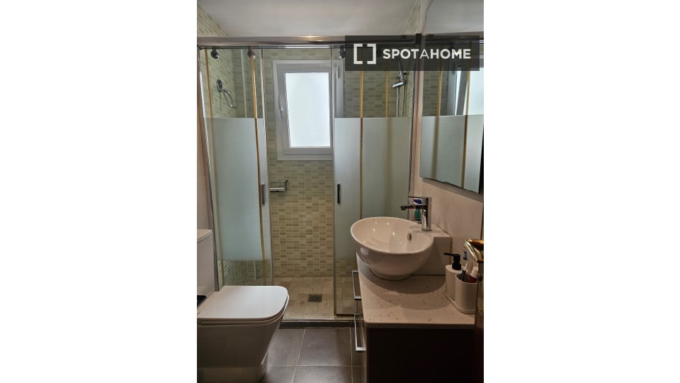 Double room Zaragoza, 4 beds, 92m² — photo 3