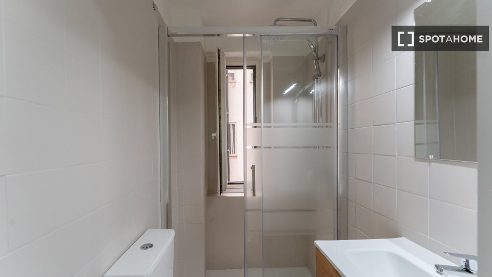Double room Madrid, 7 beds — photo 2