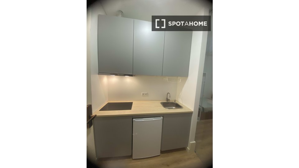 Apartment mono Lisbon — photo 17