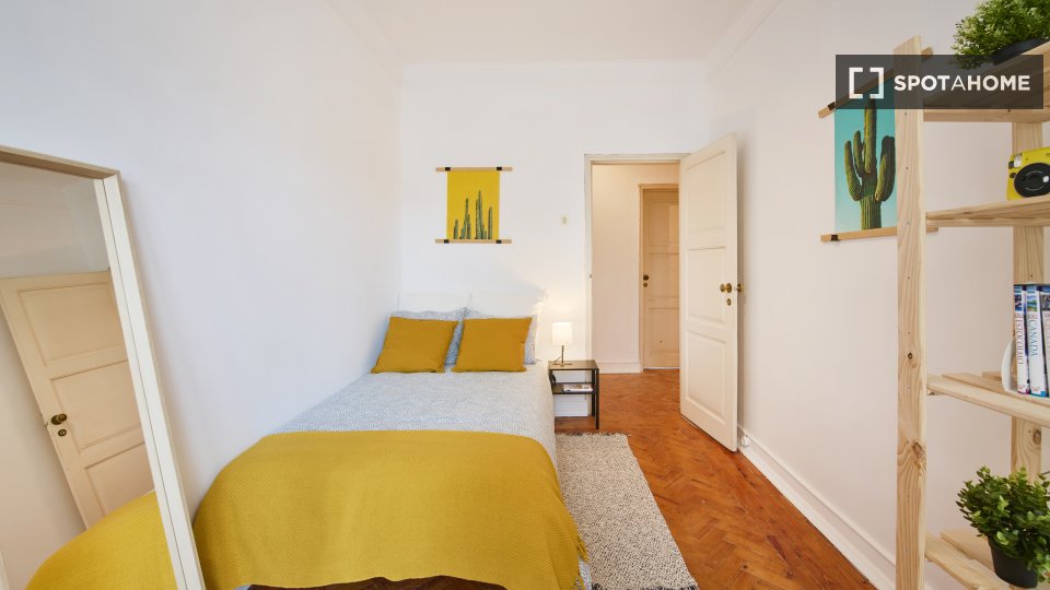 Double room Lisbon, 8 beds — photo 9