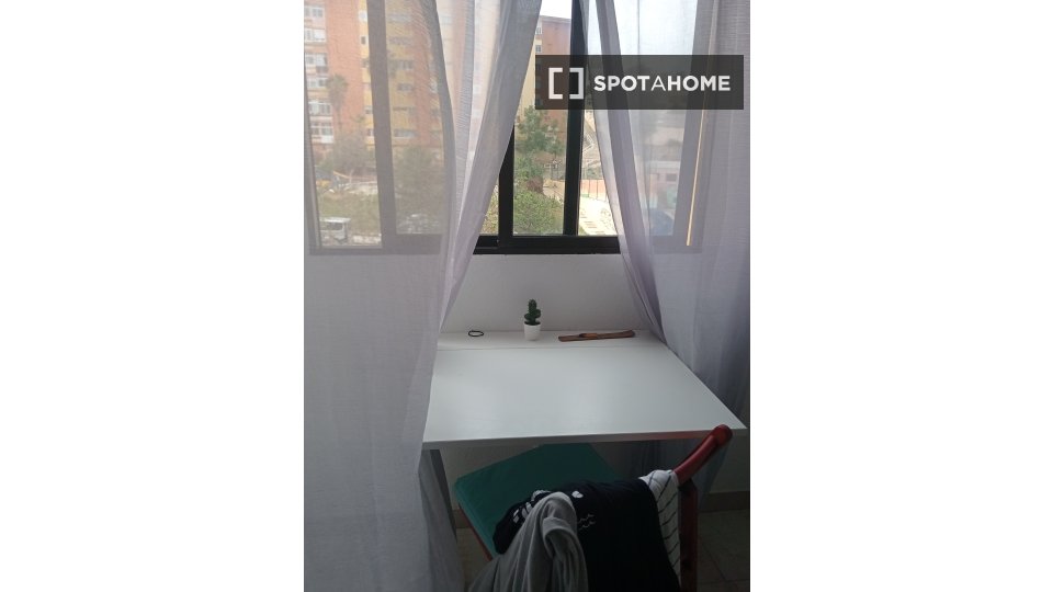 Double room Santa_Cruz_De_Tenerife, 3 beds, 75m² — photo 44