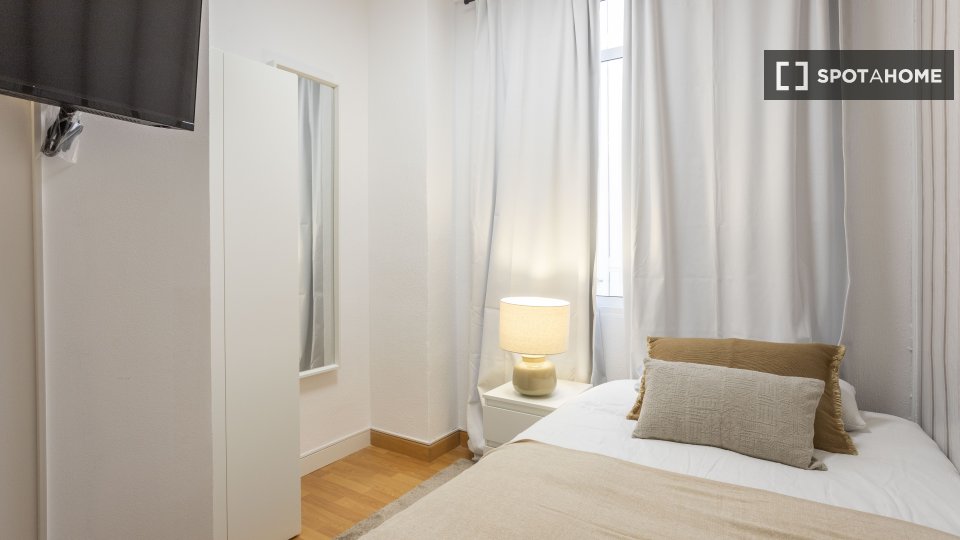 Double room Alicante, 8 beds — photo 11