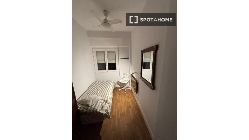 Double room Cartagena, 1 bed, 10m² — photo 9