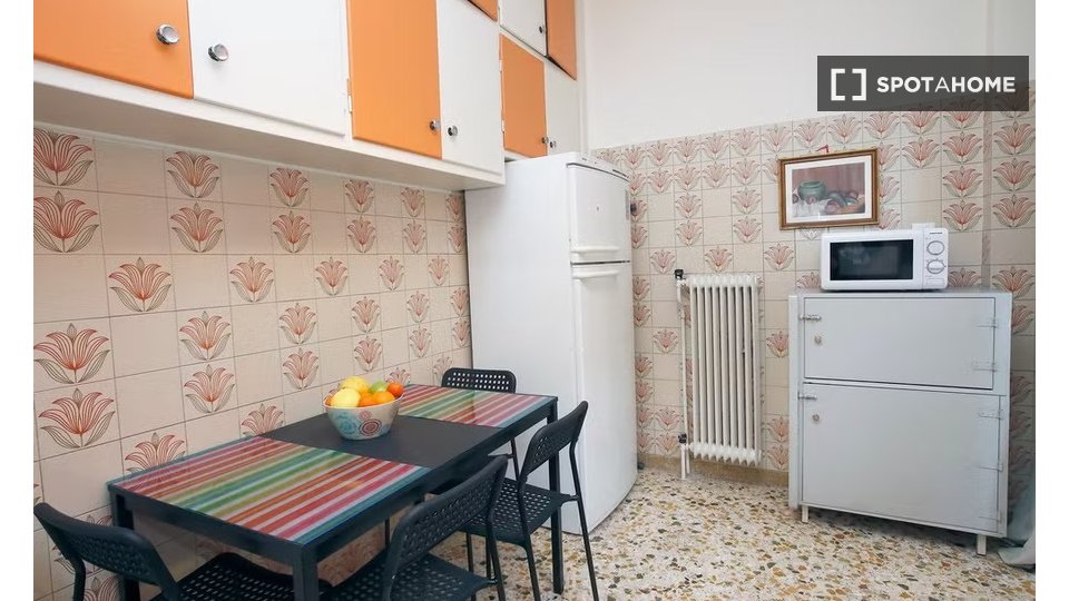 Double room Athens, 3 beds — photo 7