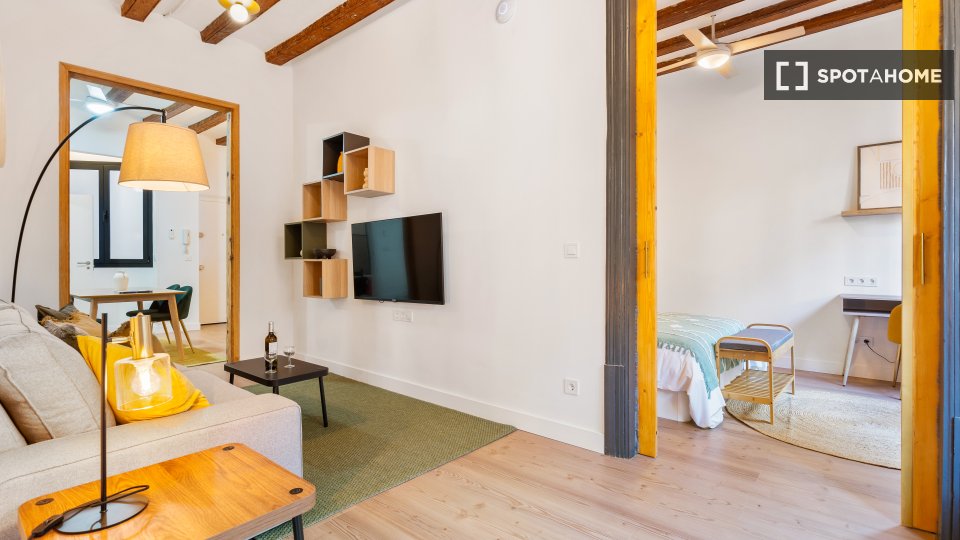Apartment Barcelona, 2 beds, 90m² — photo 1