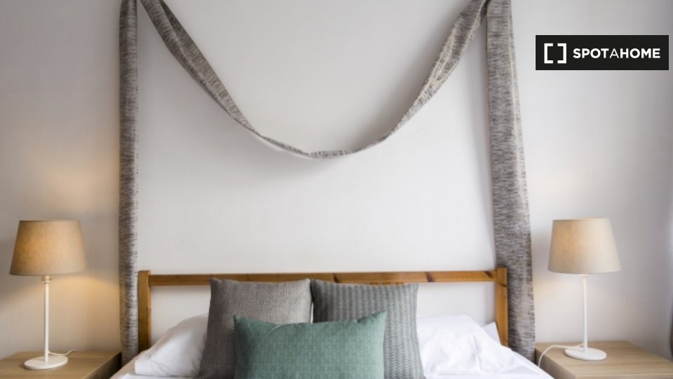 Double room Lisbon, 5 beds — photo 13