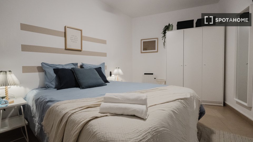 Double room Barcelona, 3 beds, 62m² — photo 6