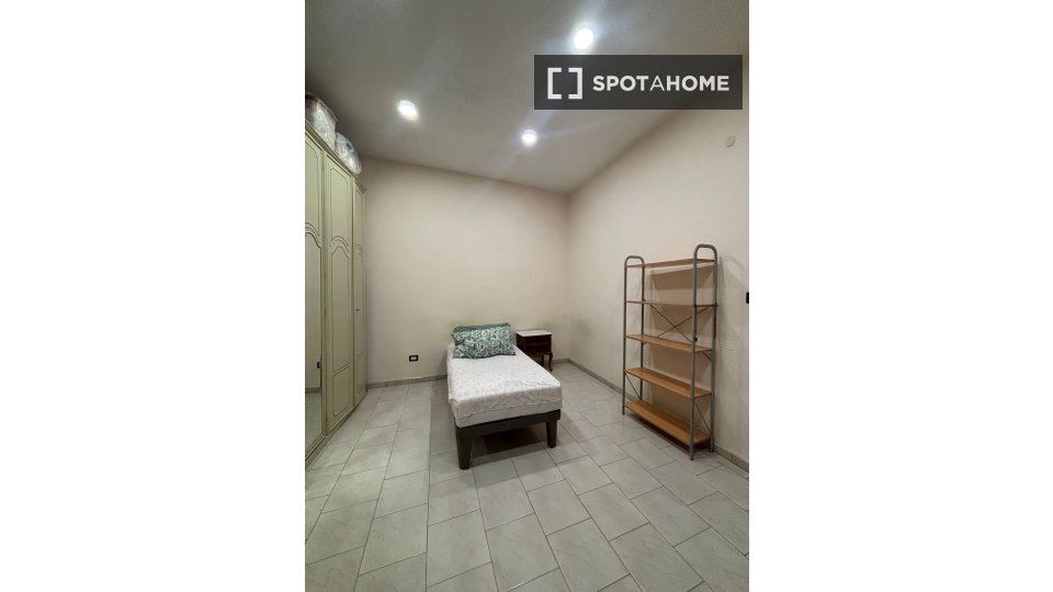 Double room Naples, 2 beds — photo 47