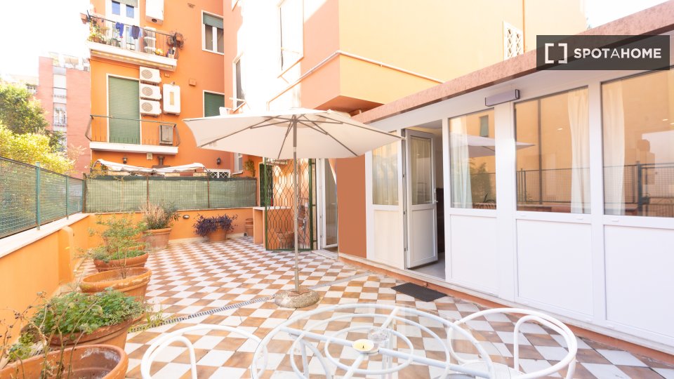Apartment Rome, 2 beds, 65m² — photo 10