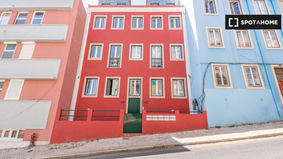 Apartment Lisbon, 2 beds, 65m² — photo 4