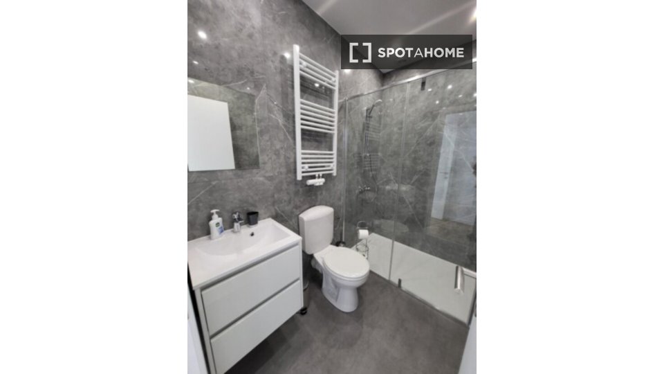Double room Brussels, 4 beds — photo 10