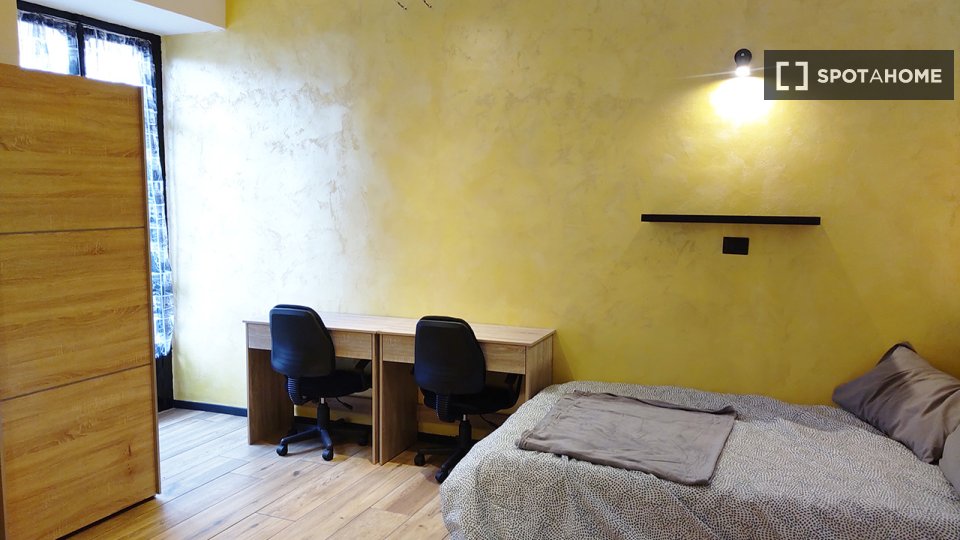 Double room Turin, 3 beds, 90m² — photo 5