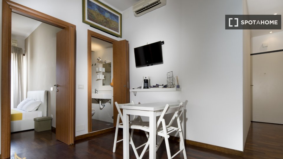 Apartment Rome, 1 bed — photo 5
