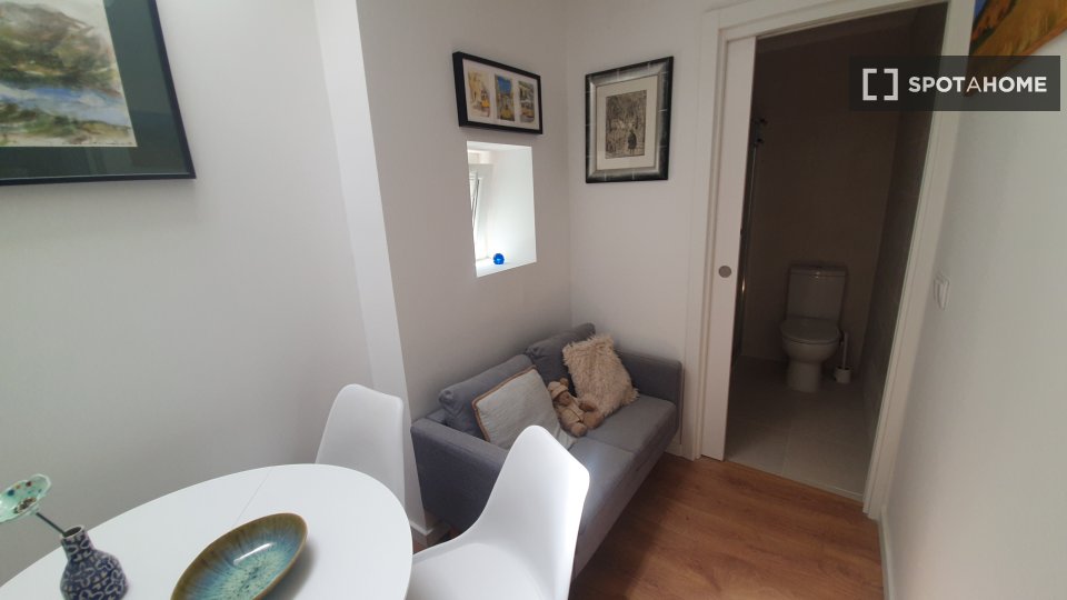 Apartment Lisbon, 2 beds — photo 44