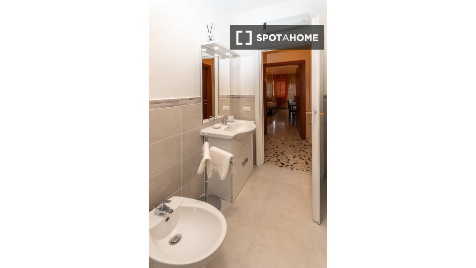 Apartment Rome, 2 beds, 65m² — photo 7