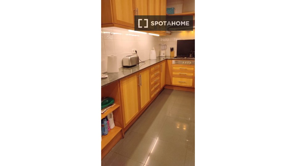 Double room Barcelona, 3 beds — photo 16