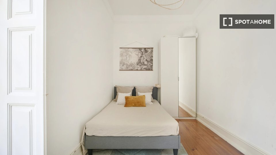 Double room Lisbon, 7 beds — photo 11