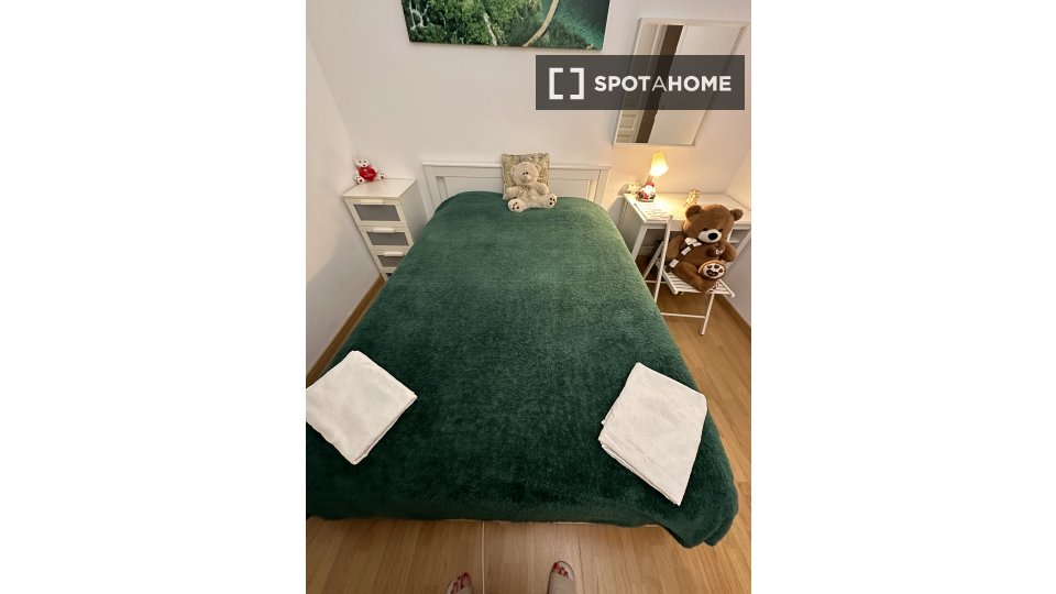 Double room Barcelona, 3 beds, 98m² — photo 9