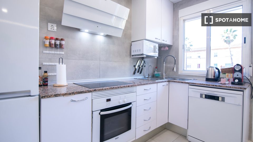 Double room Valencia, 3 beds, 65m² — photo 24