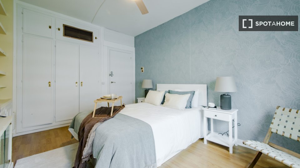 Double room Madrid, 11 beds, 250m² — photo 11