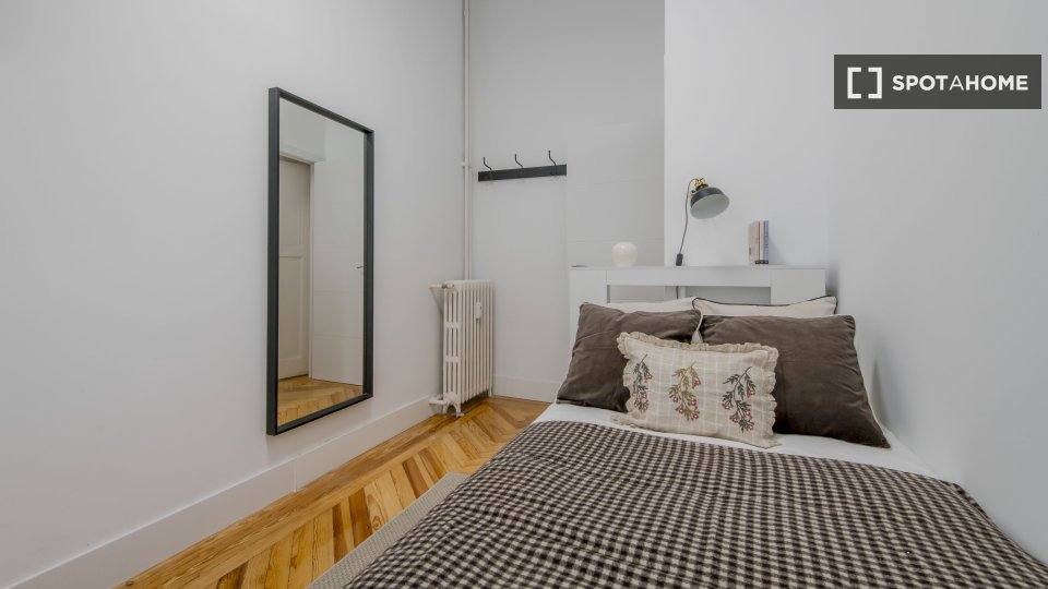 Double room Madrid, 10 beds — photo 5