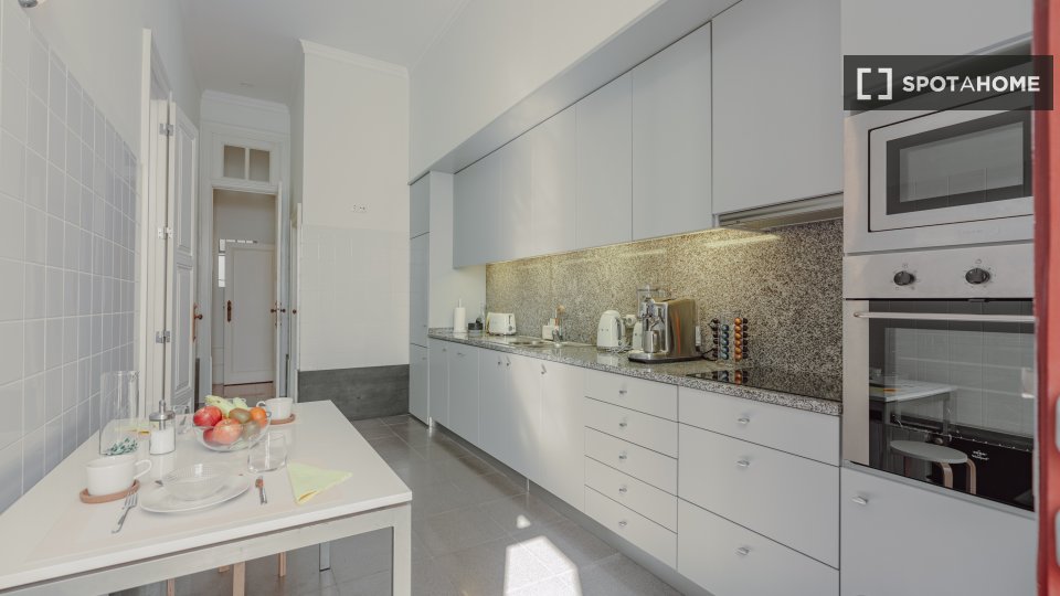 Apartment Porto, 2 beds, 160m² — photo 17
