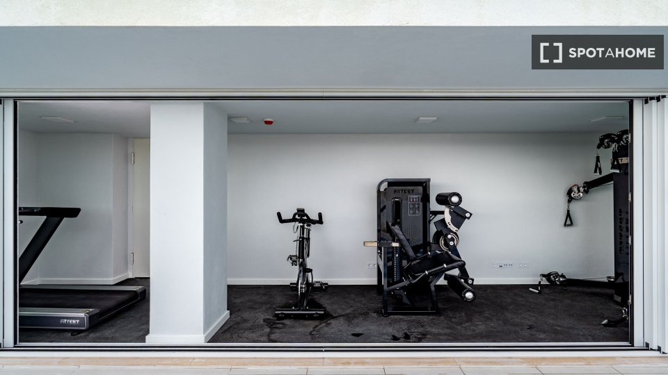 Apartment Lisbon, 3 beds, 142m² — photo 17
