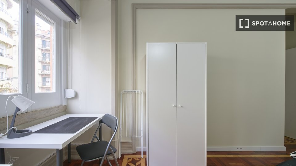 Double room Lisbon, 9 beds — photo 31