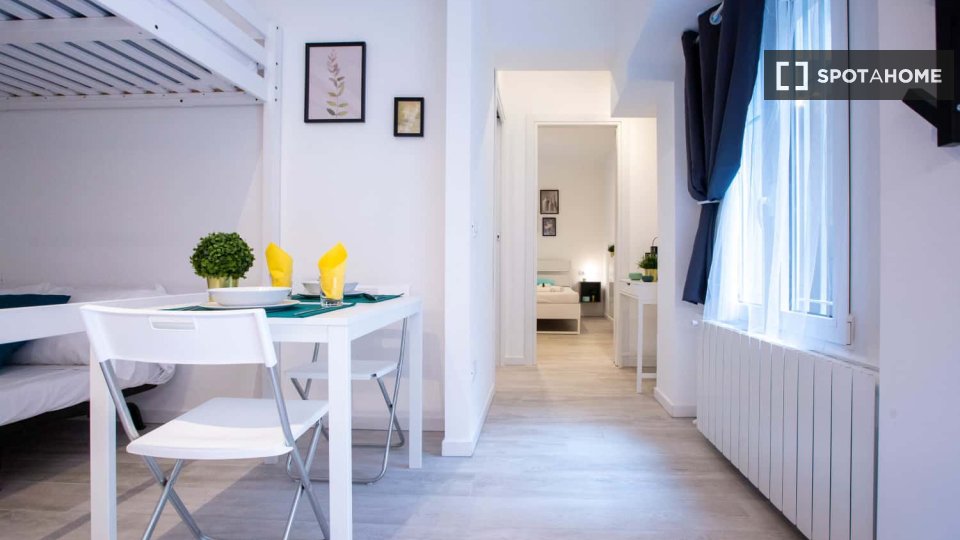 Apartment Milan, 1 bed — photo 1