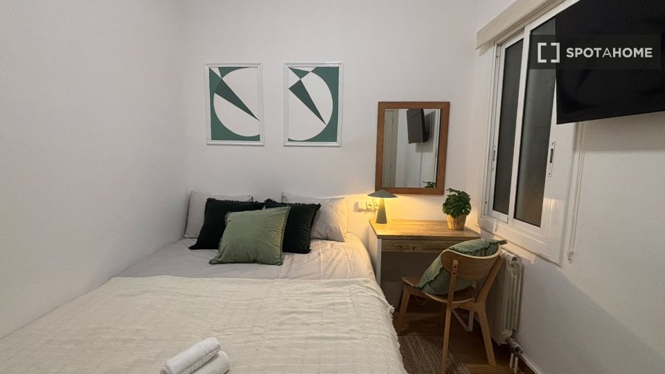 Double room Barcelona, 5 beds, 100m² — photo 7