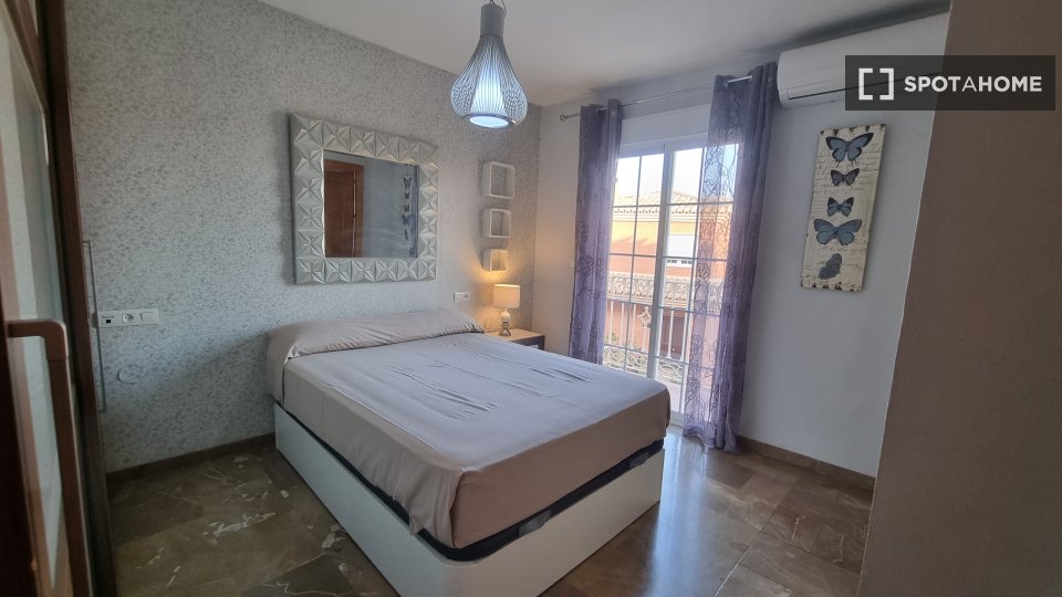 Apartment Granada, 3 beds, 180m² — photo 8
