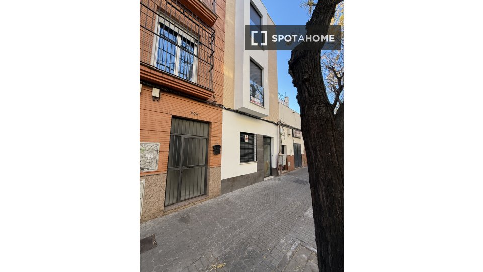 Double room Seville, 2 beds, 98m² — photo 5