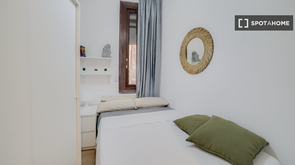 Double room Barcelona, 5 beds — photo 11
