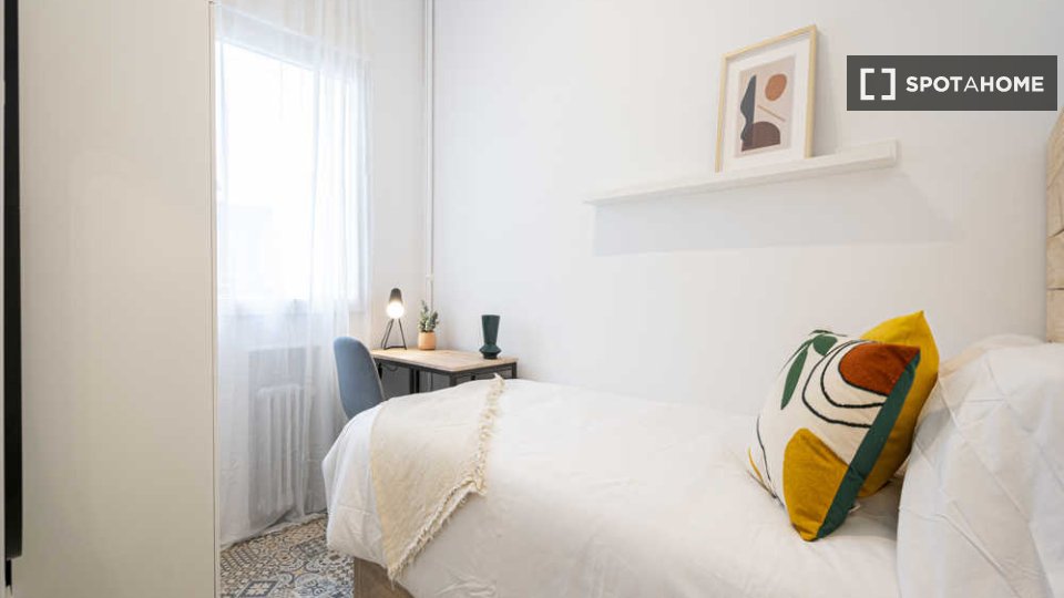 Double room Madrid, 5 beds — photo 42